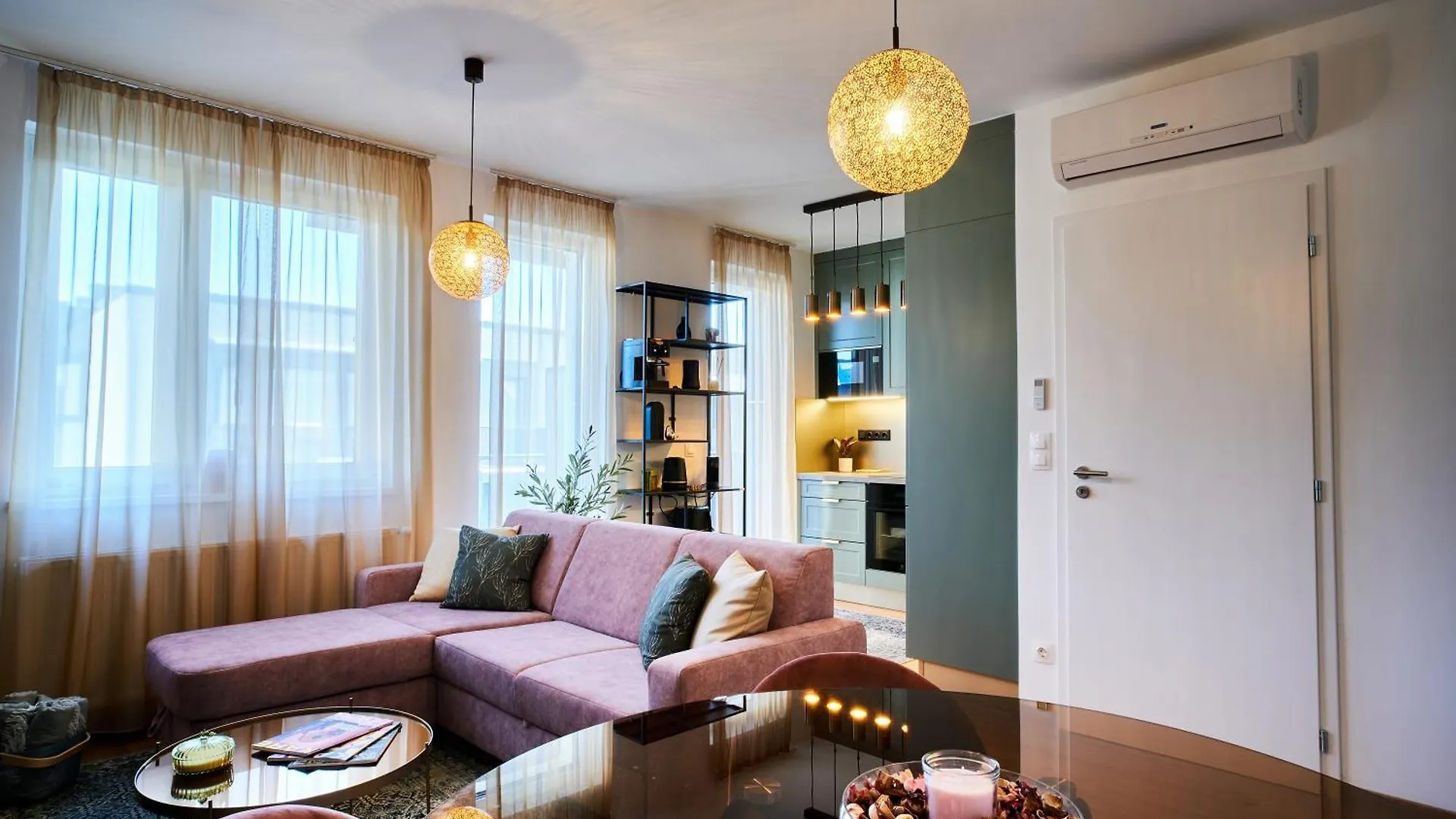 Golden Bard Suite Budapest 0*,  Hungary