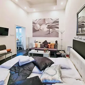 Modern Flat In Center Budapest