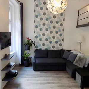 Leo22 Budapest